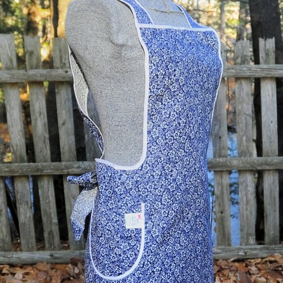 Vintage Navy Blue & White Floral Cotton Bib Apron "H" Back NWOT Paper Label - Picture 4 of 8